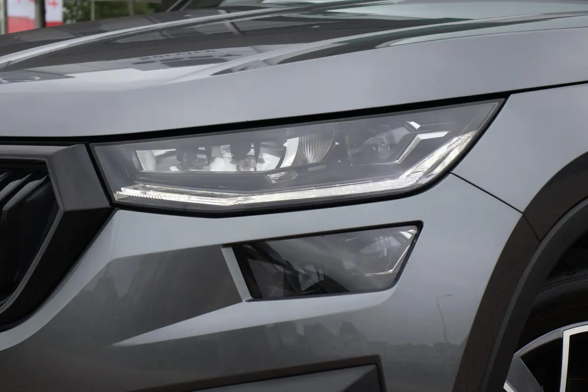 1.5 TSI 150pk DSG Sportline Business 7p. | Trekhaak | Camera | Navigatie | Elektr. Achterklep