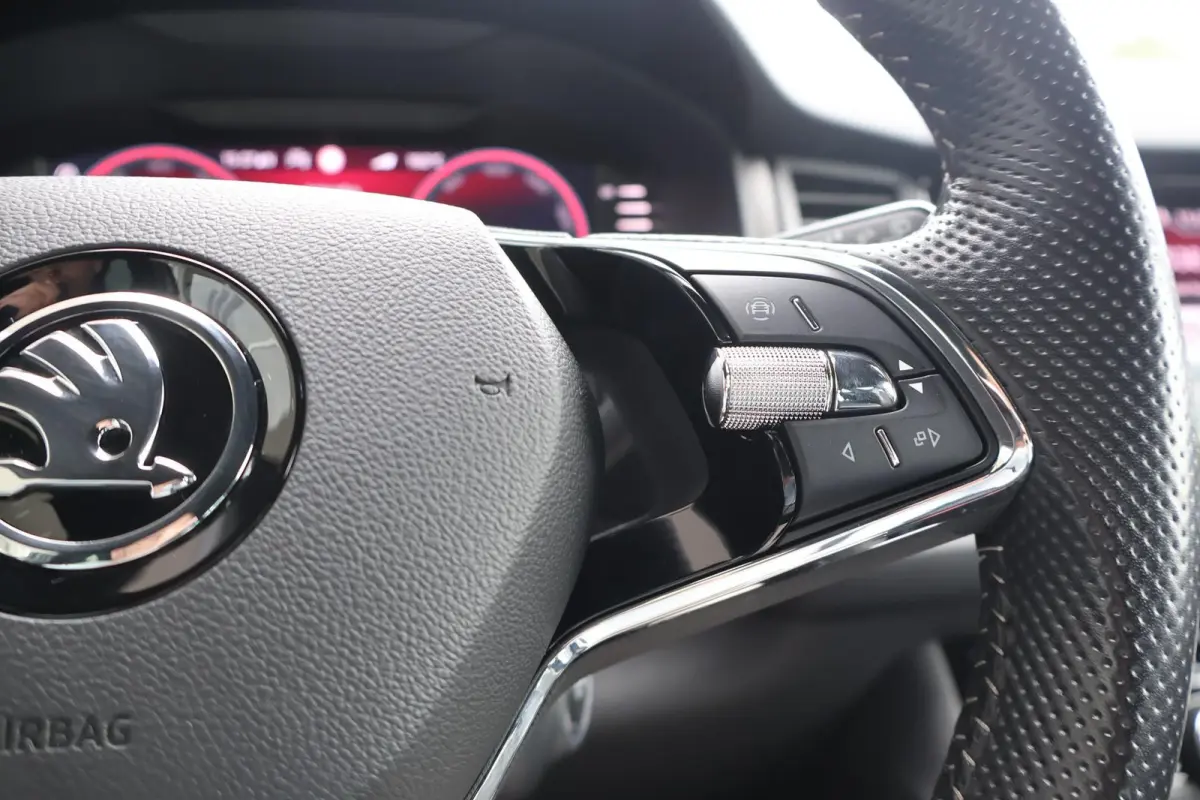 1.5 TSI 150pk DSG Sportline Business 7p. | Trekhaak | Camera | Navigatie | Elektr. Achterklep