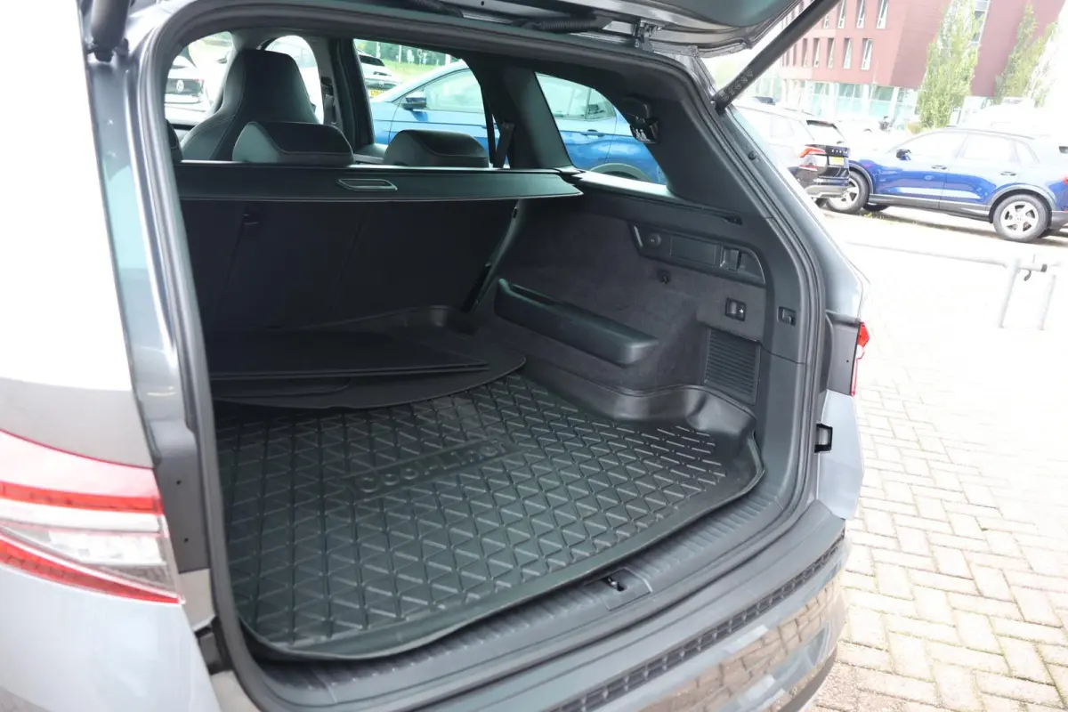1.5 TSI 150pk DSG Sportline Business 7p. | Trekhaak | Camera | Navigatie | Elektr. Achterklep