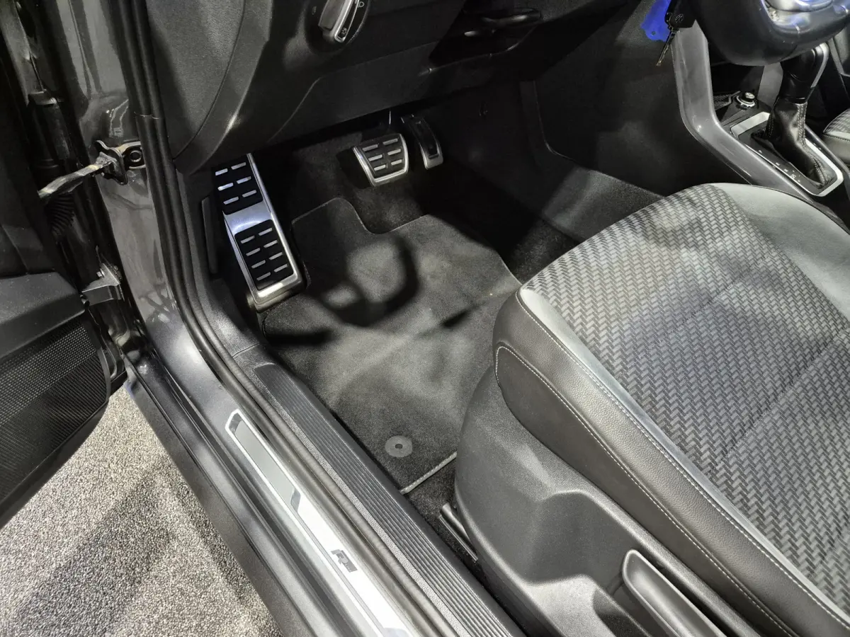 1.5 TSI Sport Business R Panorama | Camera | LED | Trekhaak | Zeer nette auto