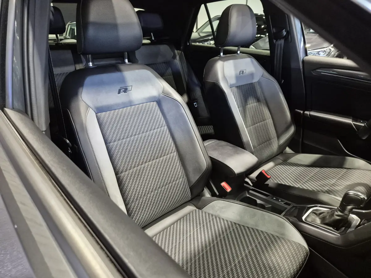 1.5 TSI Sport Business R Panorama | Camera | LED | Trekhaak | Zeer nette auto