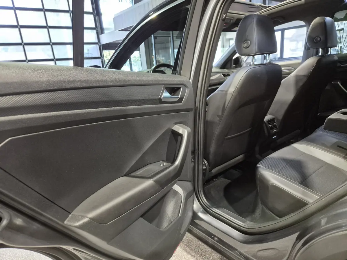 1.5 TSI Sport Business R Panorama | Camera | LED | Trekhaak | Zeer nette auto