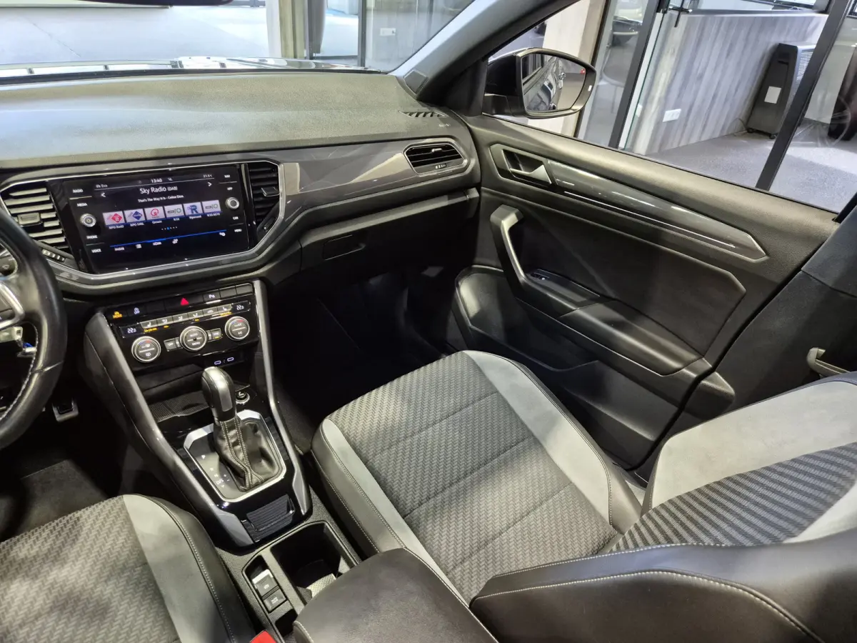 1.5 TSI Sport Business R Panorama | Camera | LED | Trekhaak | Zeer nette auto