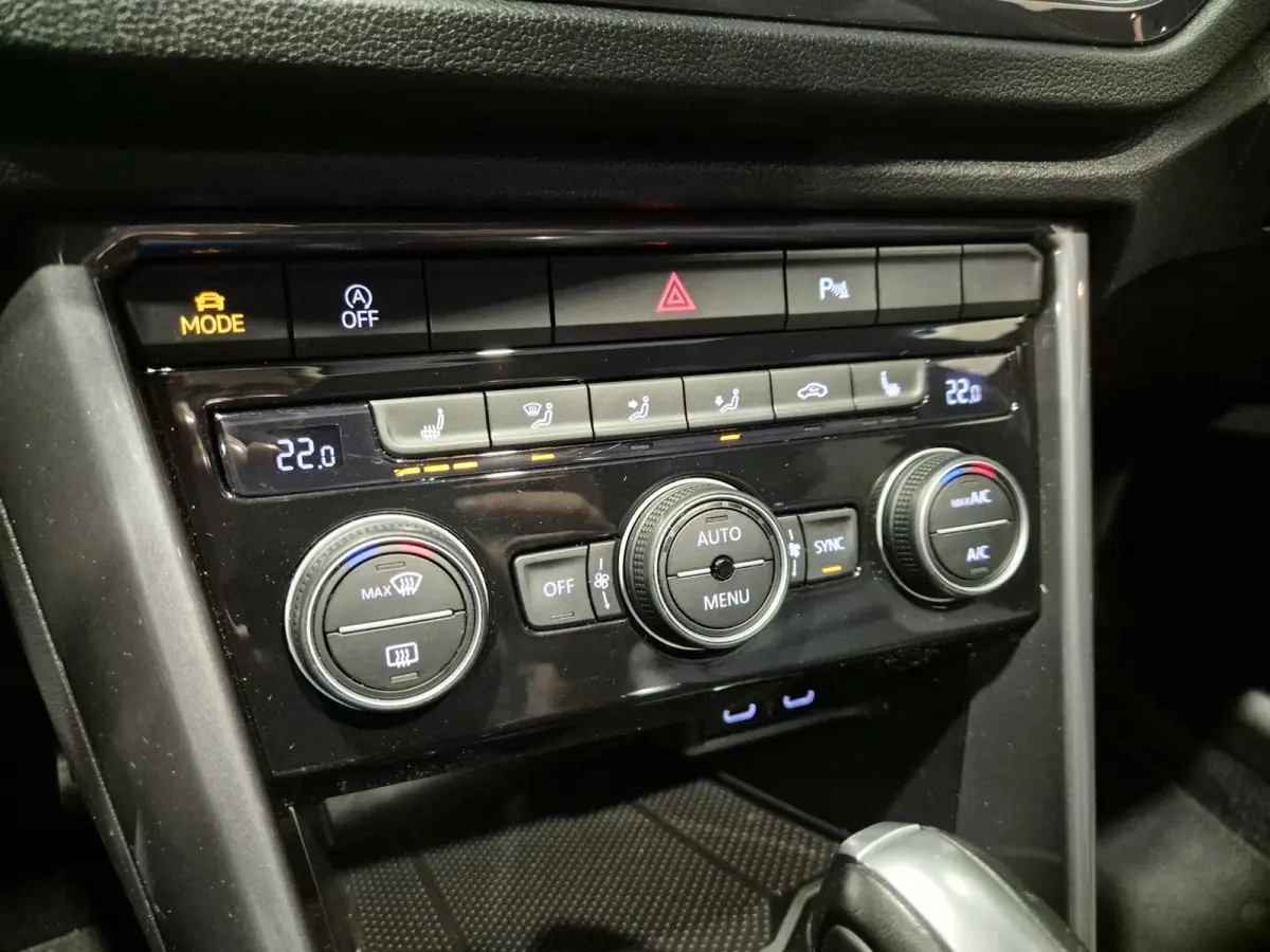1.5 TSI Sport Business R Panorama | Camera | LED | Trekhaak | Zeer nette auto