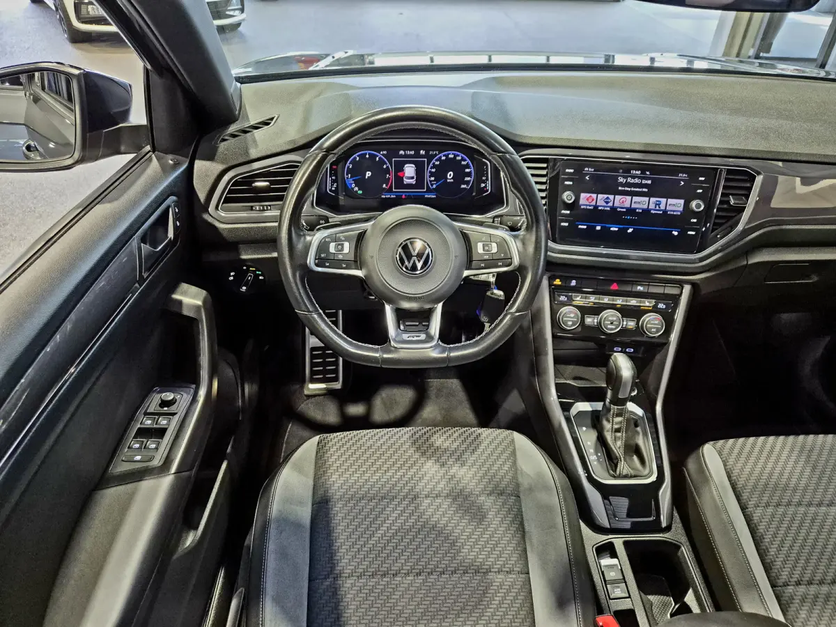 1.5 TSI Sport Business R Panorama | Camera | LED | Trekhaak | Zeer nette auto