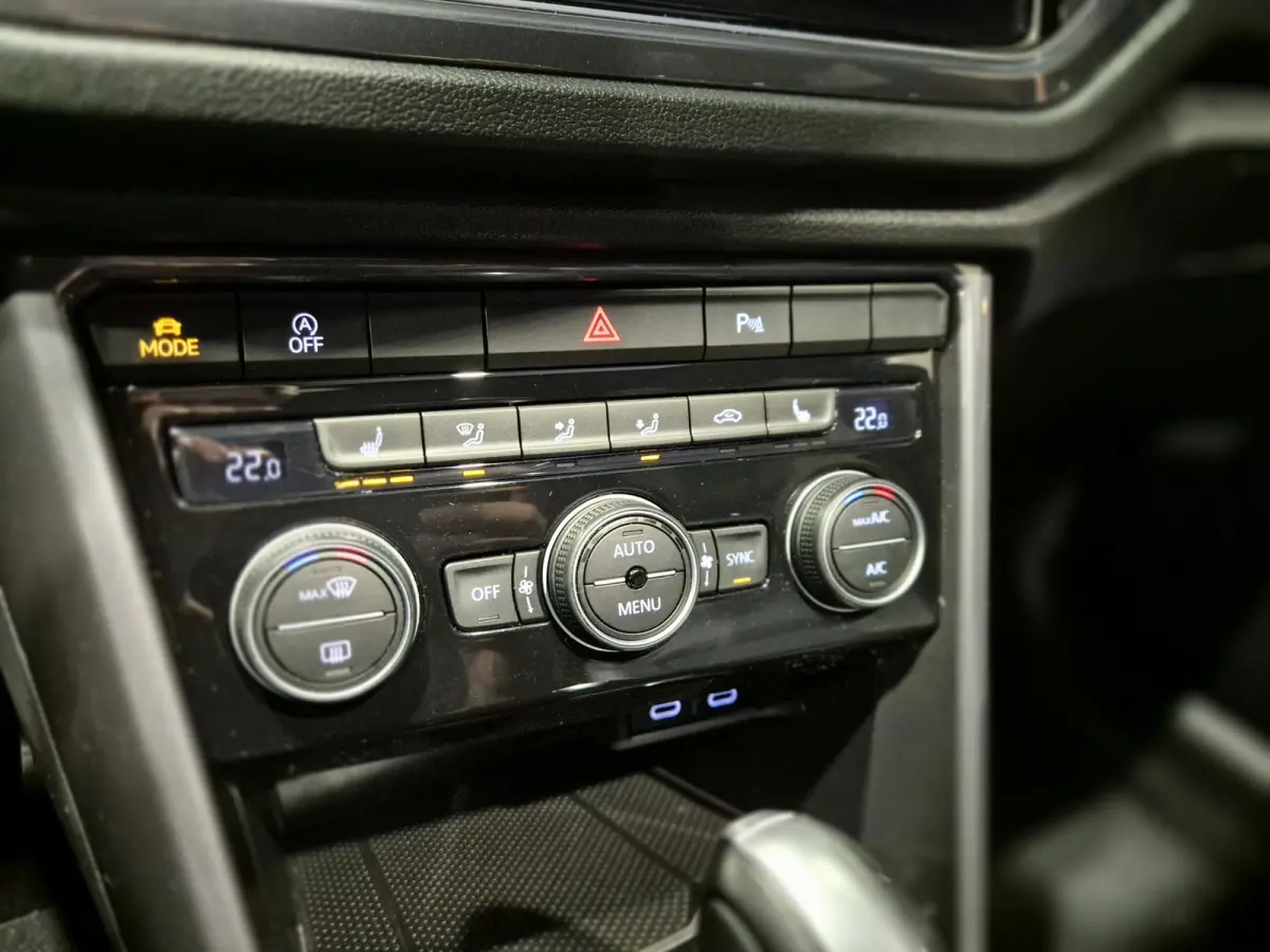 1.5 TSI Sport Business R Panorama | Camera | LED | Trekhaak | Zeer nette auto