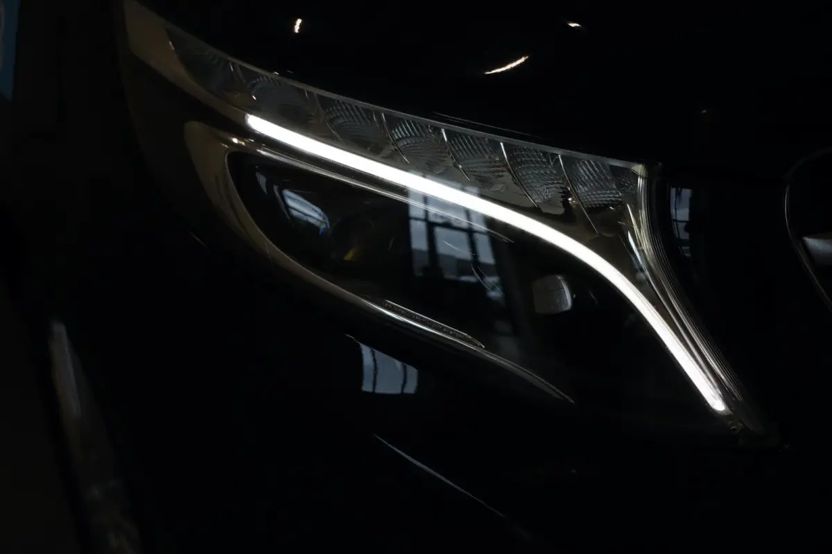 V250d AUT 12/2018 LANG GRIJS KENTEKEN 5 ZITS LEDER FULL LED LANE ASSIST INRUIL MOG LEASE V/A €144,- p.m.