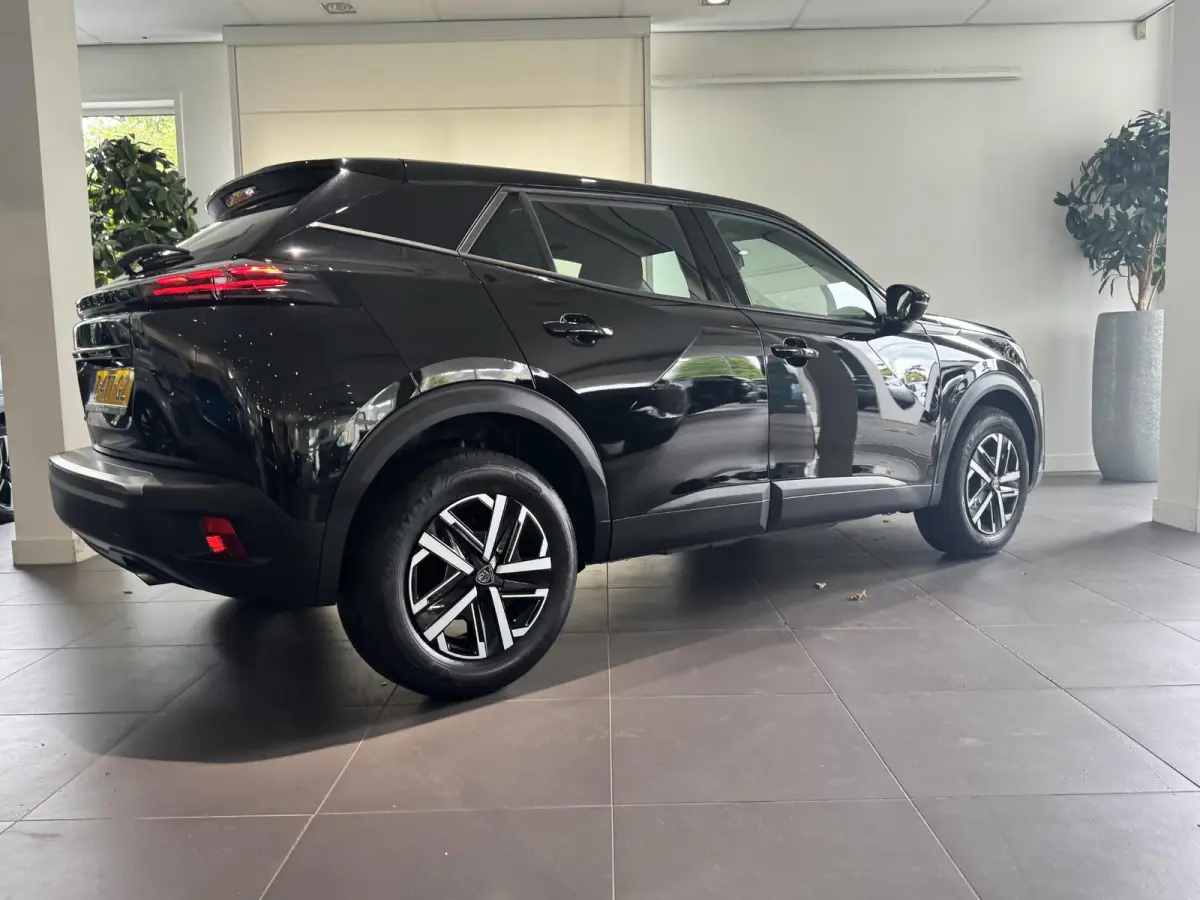 Active | ACTIE | Apple Carplay | Cruise Control | Camera |
