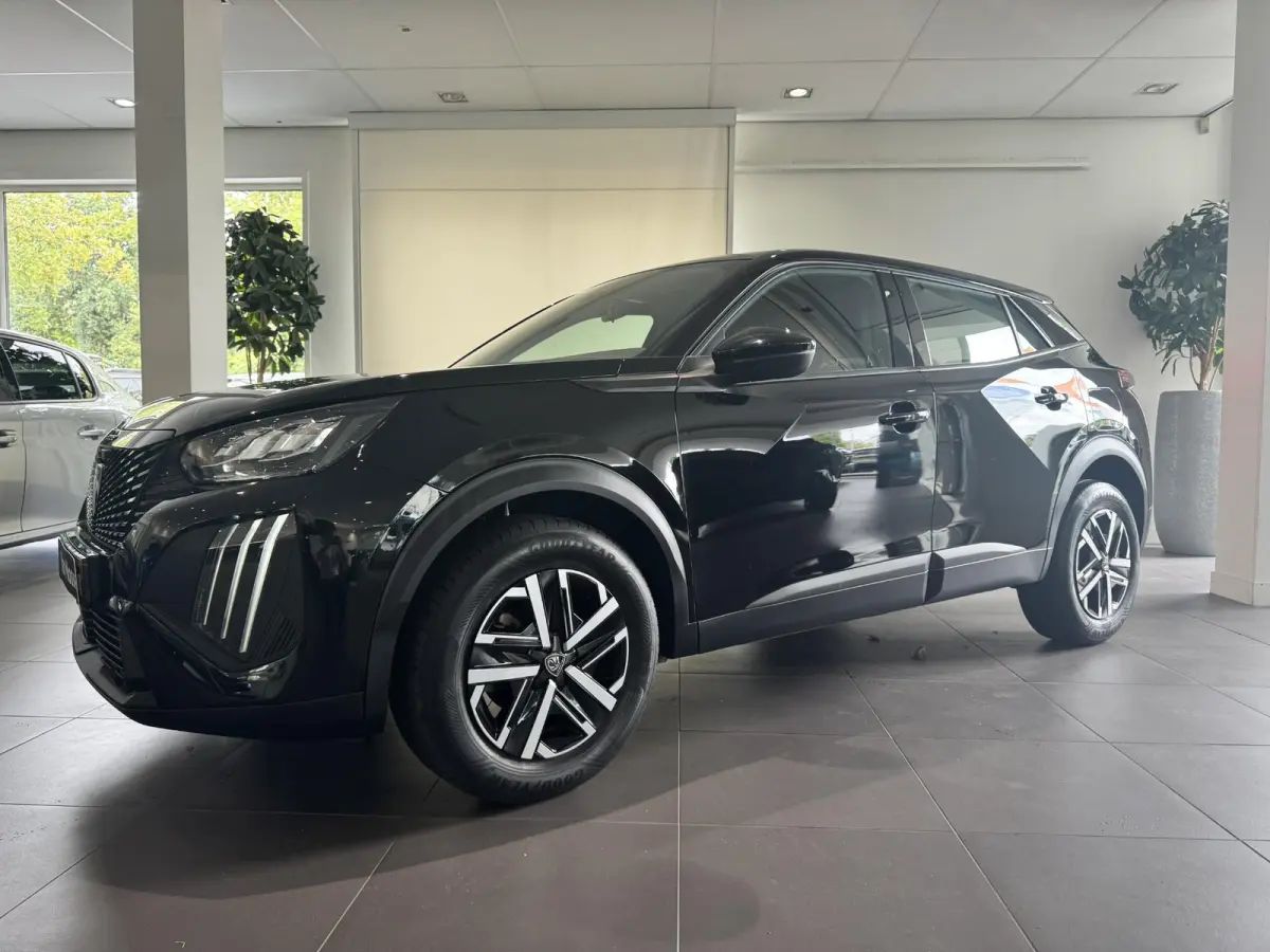 Active | ACTIE | Apple Carplay | Cruise Control | Camera |