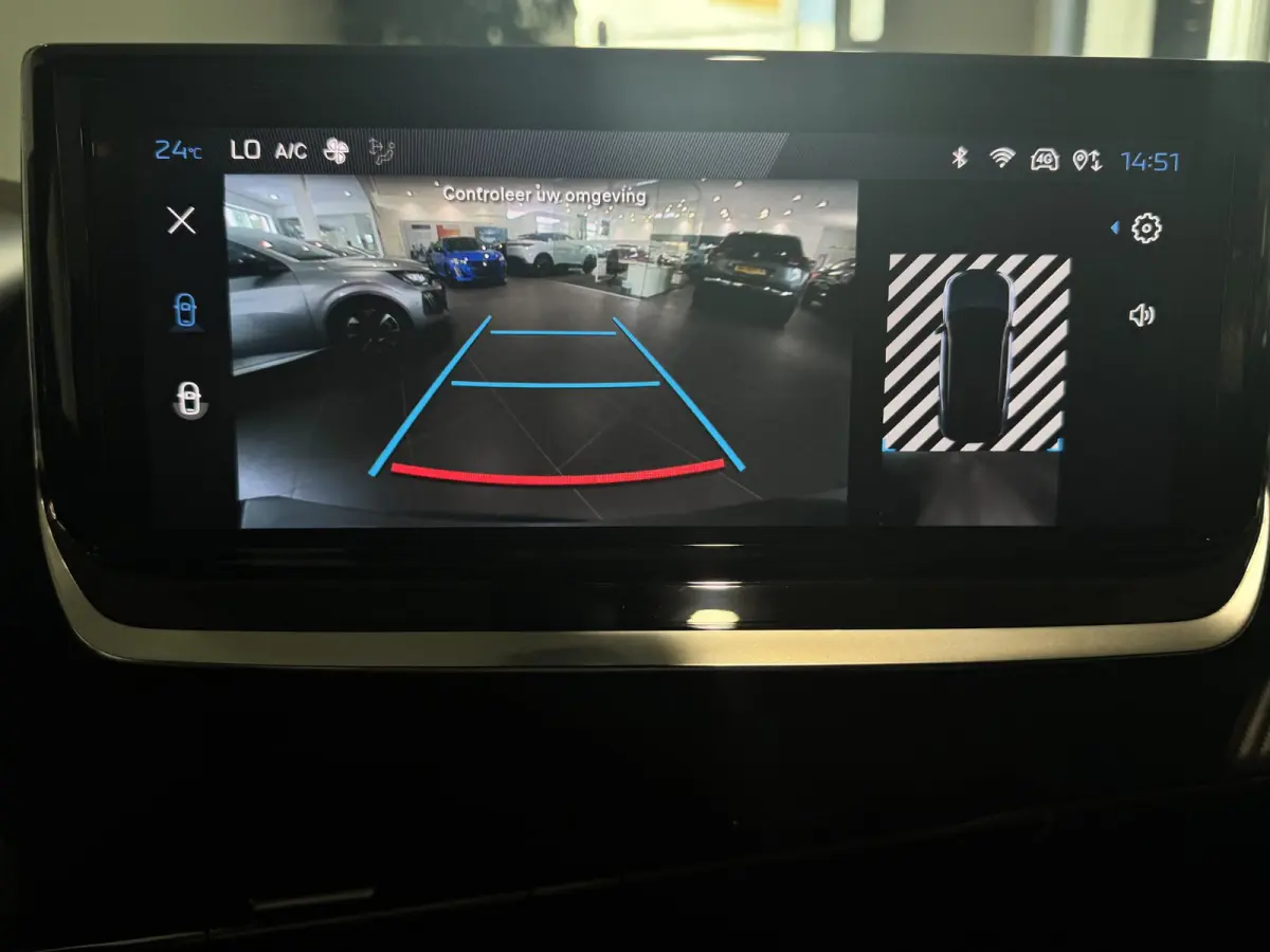 Active | ACTIE | Apple Carplay | Cruise Control | Camera |