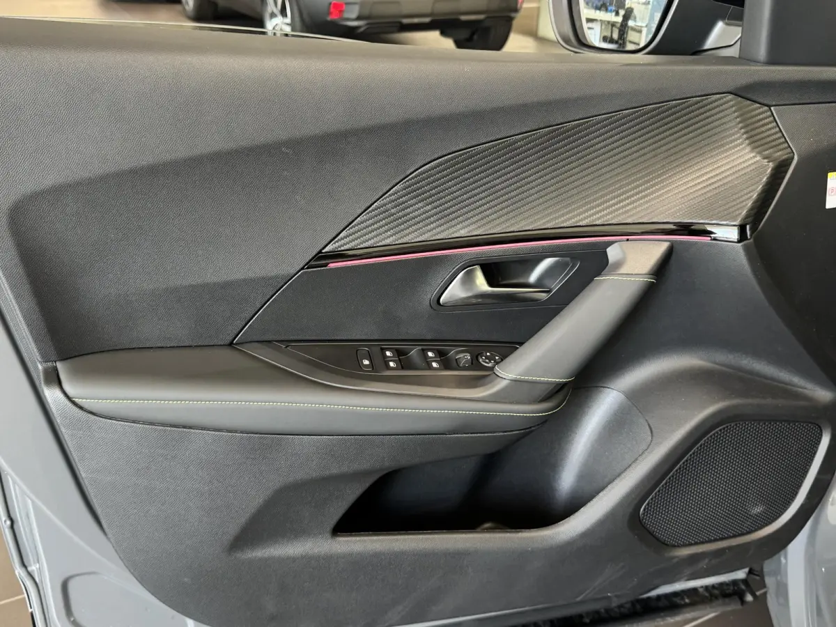 1.2 Hybrid 145 GT | 360 Camera | Apple Carplay & Android Auto