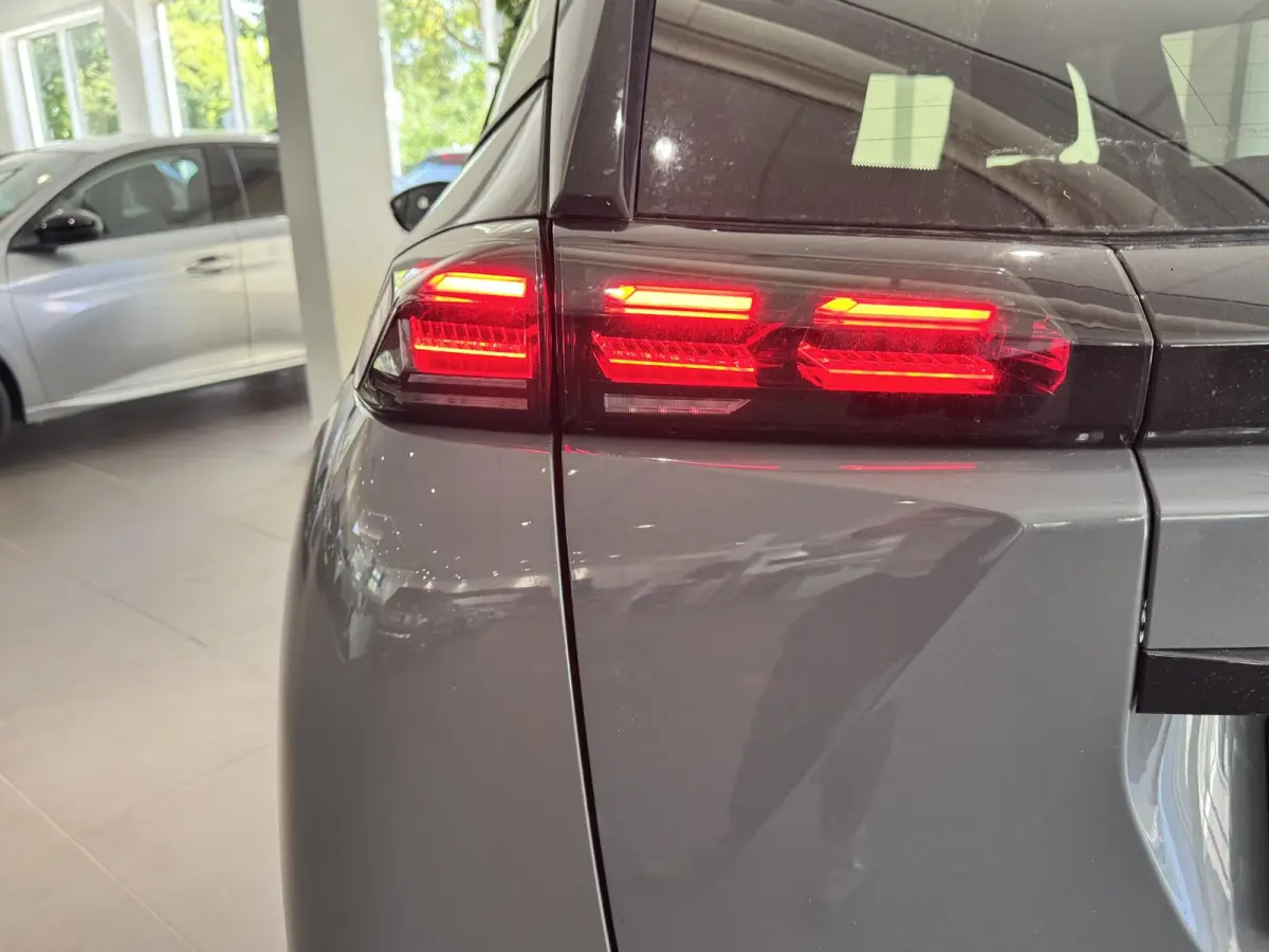 1.2 Hybrid 145 GT | 360 Camera | Apple Carplay & Android Auto