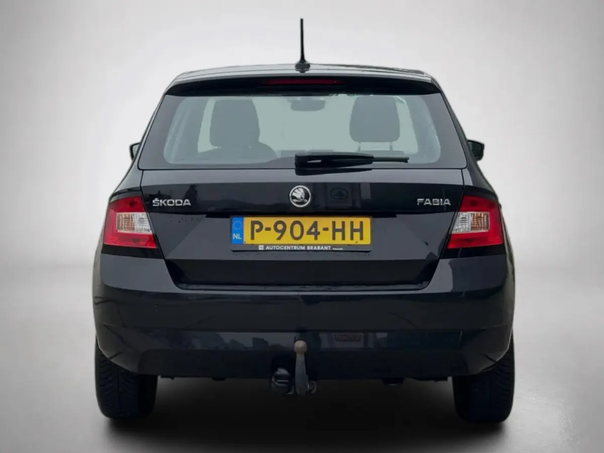 1.0 TSI Drive(Goed OndH, StoelV, Parkeersensoren, Trekhaak, DAB-Tuner, Carplay(voorbereid), Climate Con, Etc)