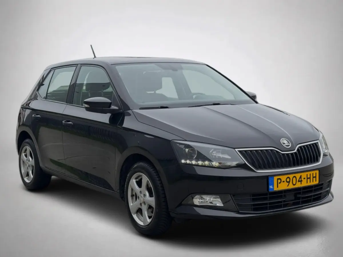 1.0 TSI Drive(Goed OndH, StoelV, Parkeersensoren, Trekhaak, DAB-Tuner, Carplay(voorbereid), Climate Con, Etc)