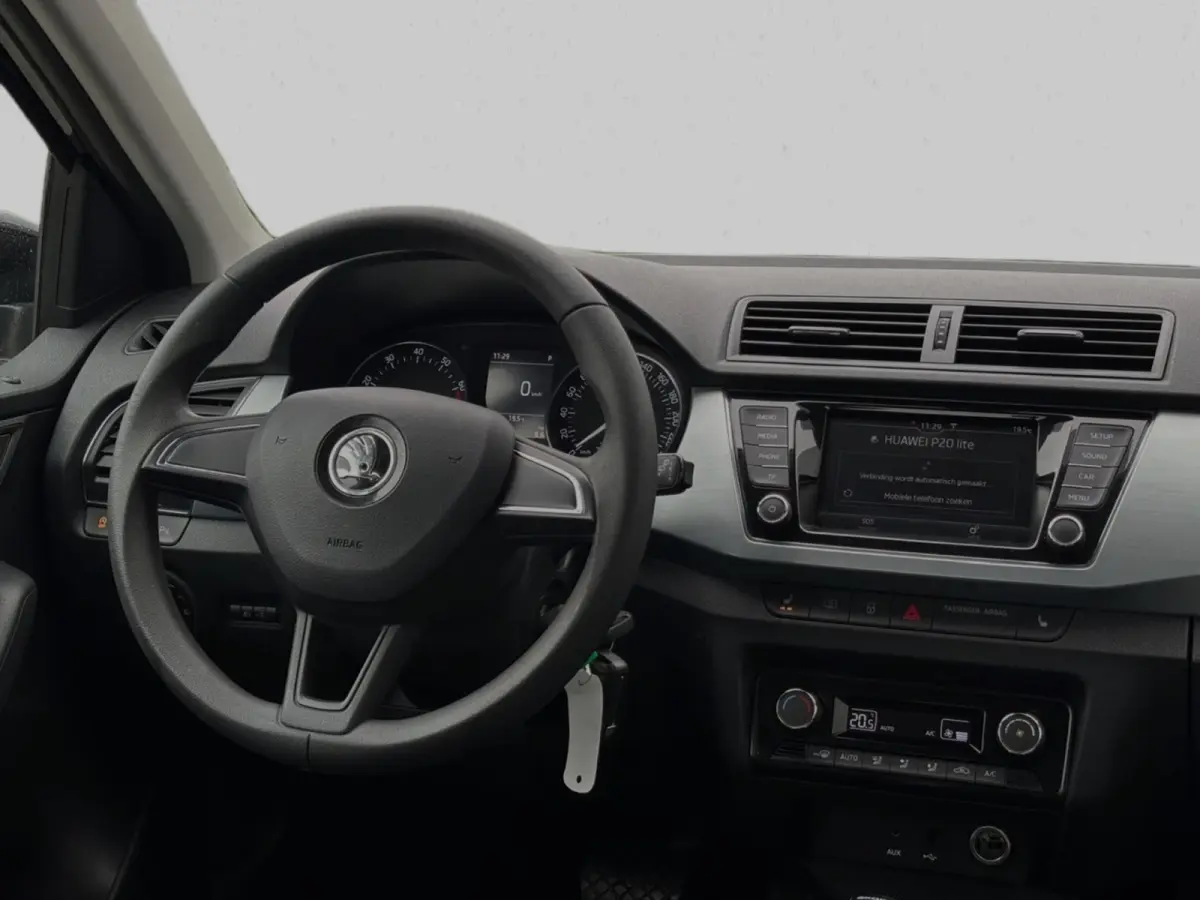 1.0 TSI Drive(Goed OndH, StoelV, Parkeersensoren, Trekhaak, DAB-Tuner, Carplay(voorbereid), Climate Con, Etc)