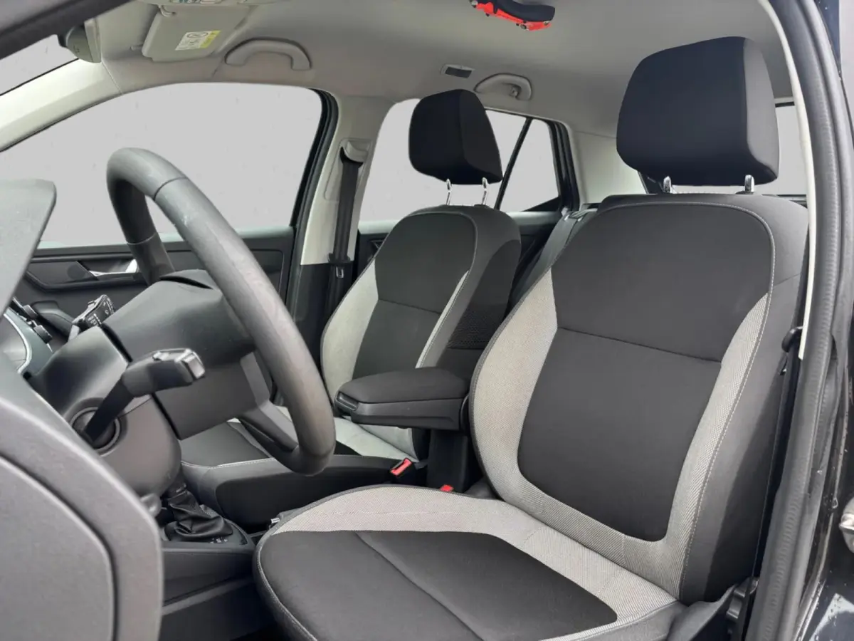 1.0 TSI Drive(Goed OndH, StoelV, Parkeersensoren, Trekhaak, DAB-Tuner, Carplay(voorbereid), Climate Con, Etc)