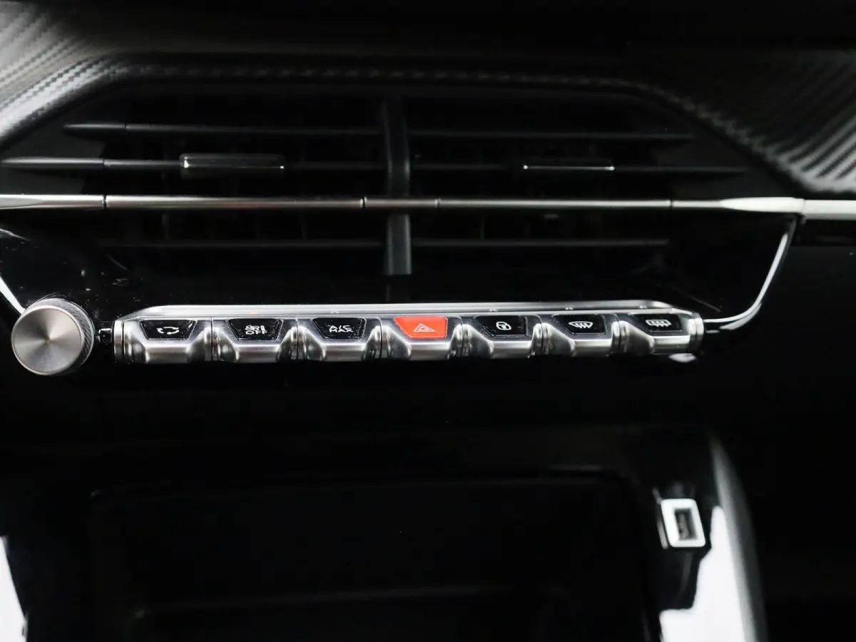1.2 PureTech Active Pack