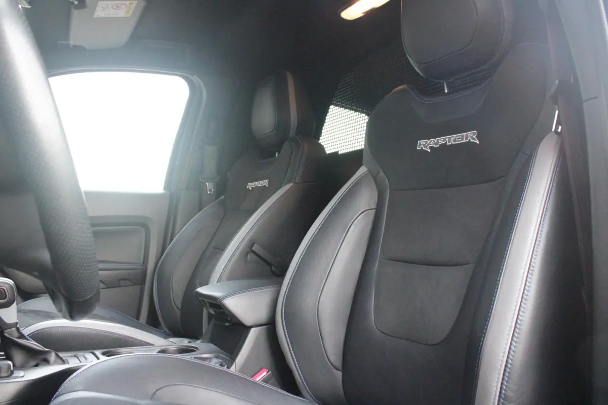 RAPTOR 2.0 214PK AUTOMAAT | 2500KG TREKGEWICHT | TREKHAAK | "DYNO GREY" LICHTMETALEN VELGEN | 8-WEG ELEKTRISCH VERSTELBARE VOORSTOELEN | ALL TERRAIN BANDEN | FORD PERFORMANCE OPHANGING | ZWA