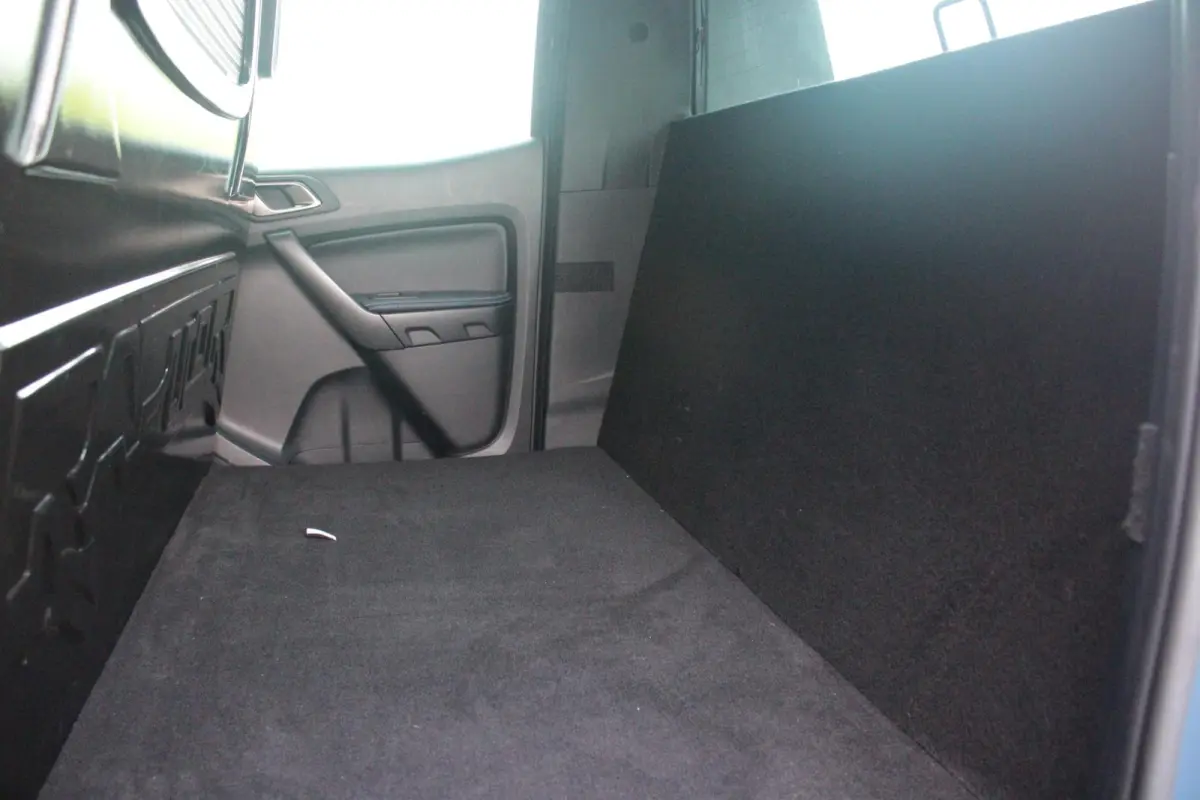 RAPTOR 2.0 214PK AUTOMAAT | 2500KG TREKGEWICHT | TREKHAAK | "DYNO GREY" LICHTMETALEN VELGEN | 8-WEG ELEKTRISCH VERSTELBARE VOORSTOELEN | ALL TERRAIN BANDEN | FORD PERFORMANCE OPHANGING | ZWA