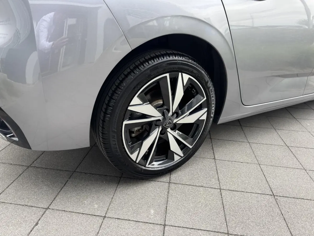 1.6 Plug-in Hybrid 180 Allure