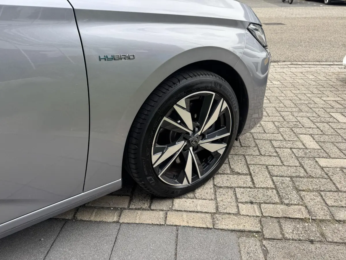 1.6 Plug-in Hybrid 180 Allure