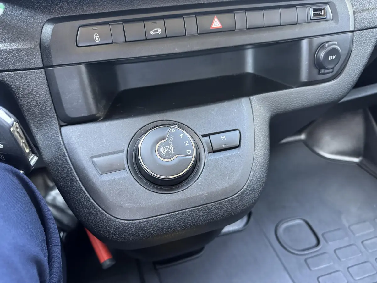 2.0 BlueHDI 145 L3 l Dubbel Cabine l Automaat l Camera l Trekhaak