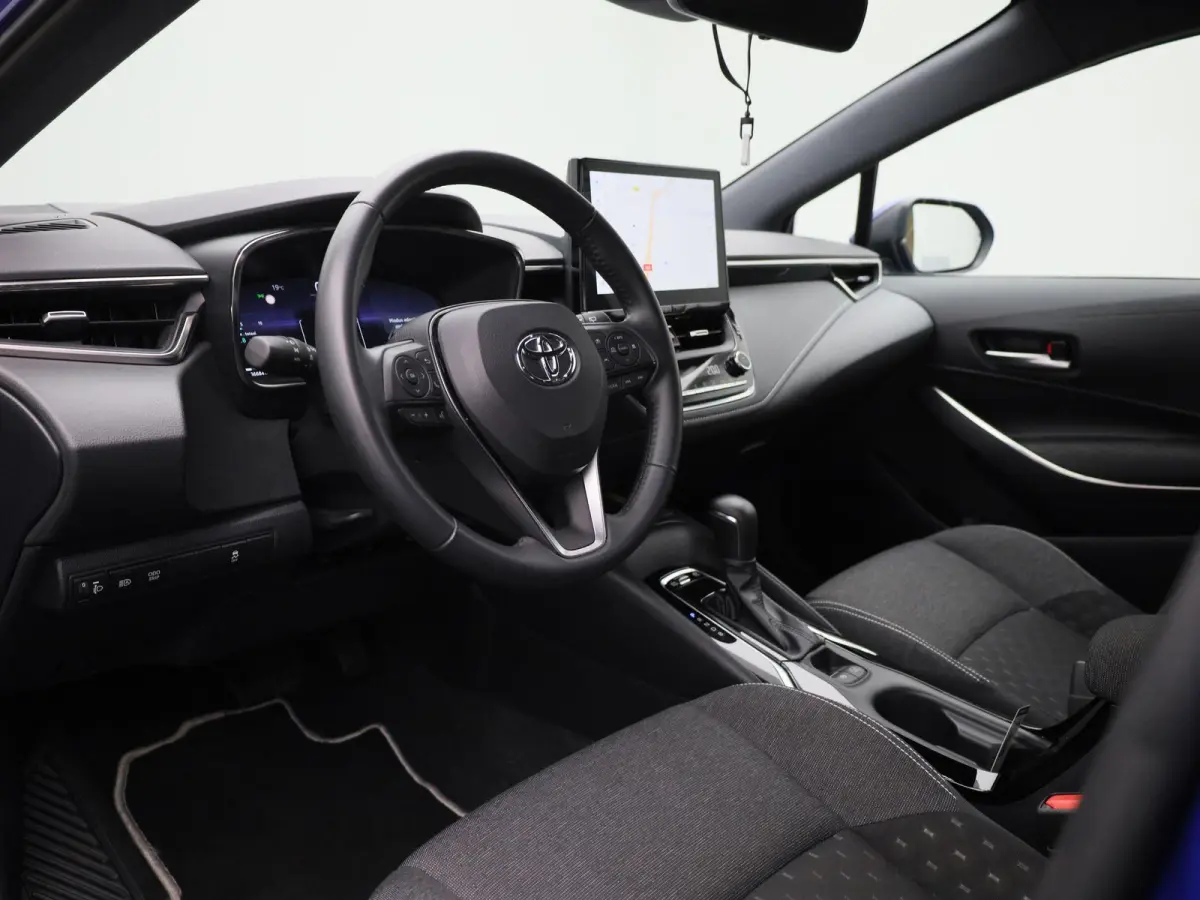Hybrid 140 Active | ACHTERUITRIJCAMERA | NAVIGATIE | CLIMATE CONTROL | STOELVERWARMING |