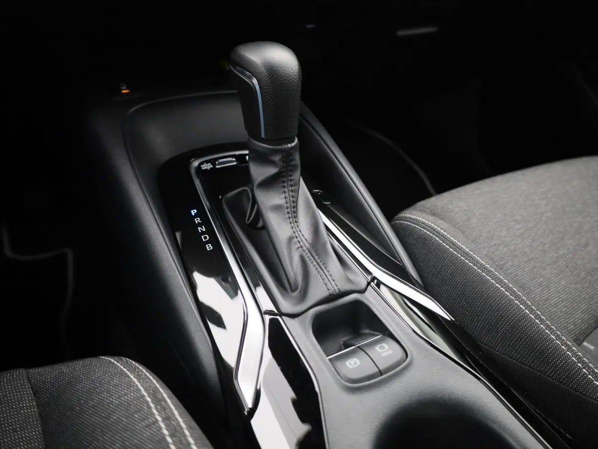 Hybrid 140 Active | ACHTERUITRIJCAMERA | NAVIGATIE | CLIMATE CONTROL | STOELVERWARMING |