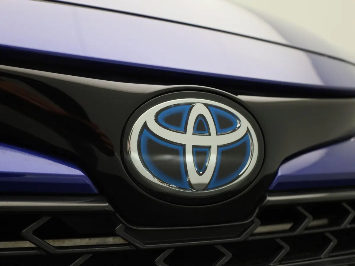 Hybrid 140 Active | ACHTERUITRIJCAMERA | NAVIGATIE | CLIMATE CONTROL | STOELVERWARMING |