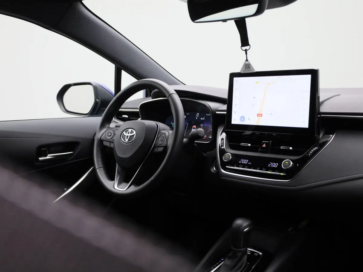 Hybrid 140 Active | ACHTERUITRIJCAMERA | NAVIGATIE | CLIMATE CONTROL | STOELVERWARMING |