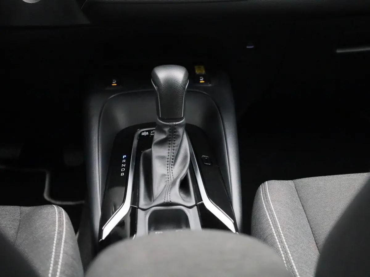 Hybrid 140 Active | ACHTERUITRIJCAMERA | NAVIGATIE | CLIMATE CONTROL | STOELVERWARMING |