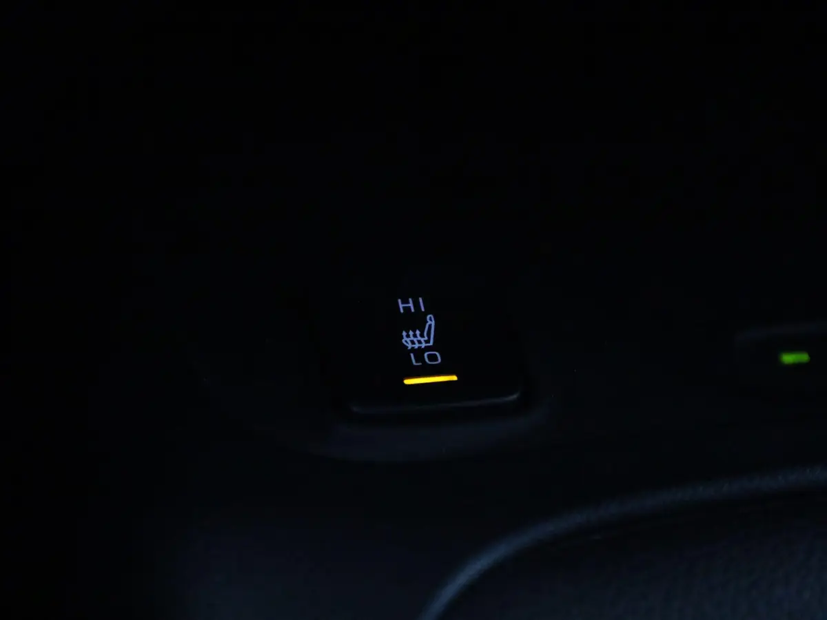 Hybrid 140 Active | ACHTERUITRIJCAMERA | NAVIGATIE | CLIMATE CONTROL | STOELVERWARMING |