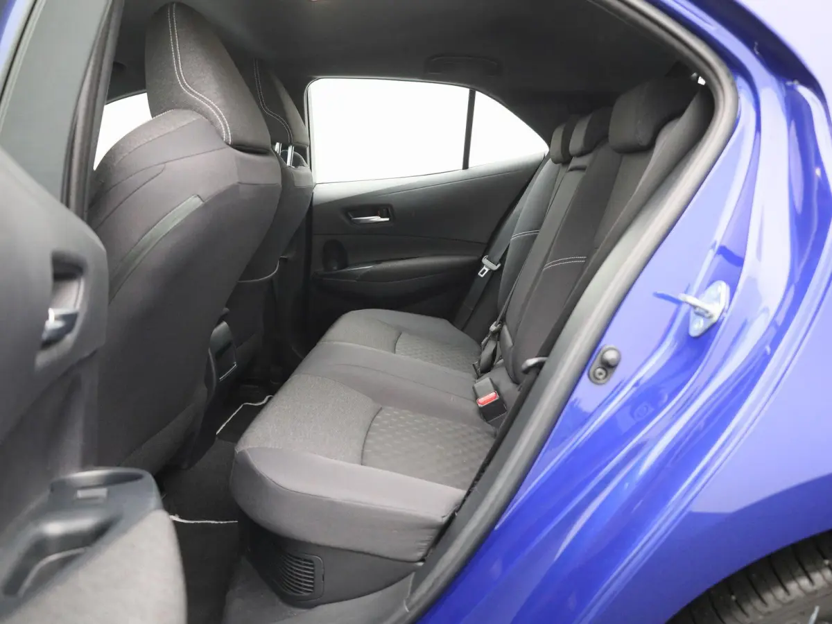 Hybrid 140 Active | ACHTERUITRIJCAMERA | NAVIGATIE | CLIMATE CONTROL | STOELVERWARMING |