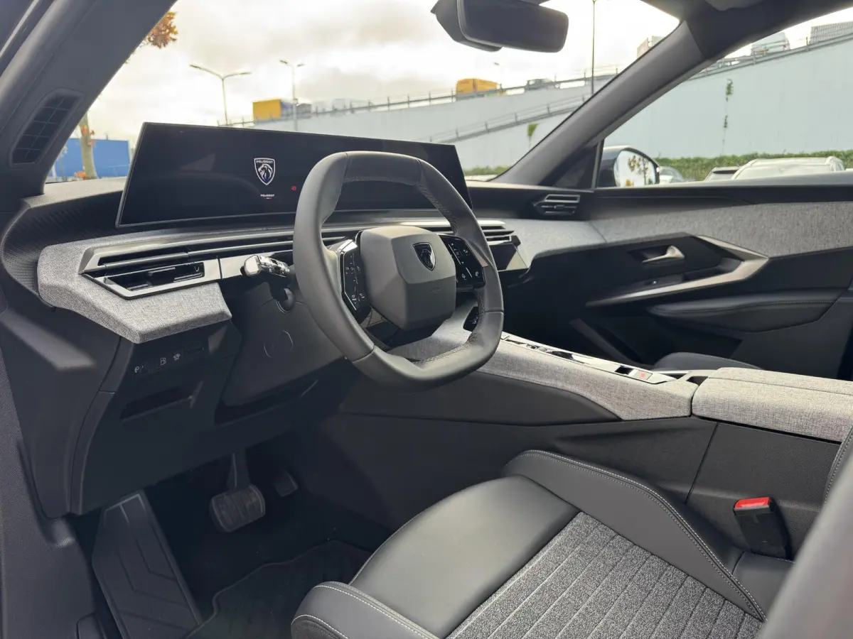 1.6 plug-in Hybrid 225 Allure