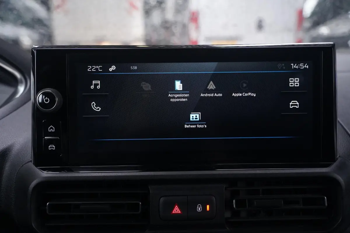1.5 BlueHDi 102 pk L1 Nwe Model Airco, Apple Carplay, Camera achter, NAP, PDC achter, 2-Zits