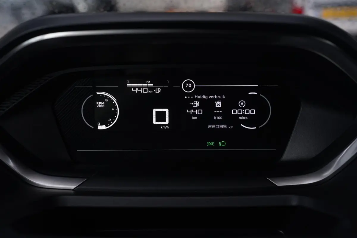 1.5 BlueHDi 102 pk L1 Nwe Model Airco, Apple Carplay, Camera achter, NAP, PDC achter, 2-Zits