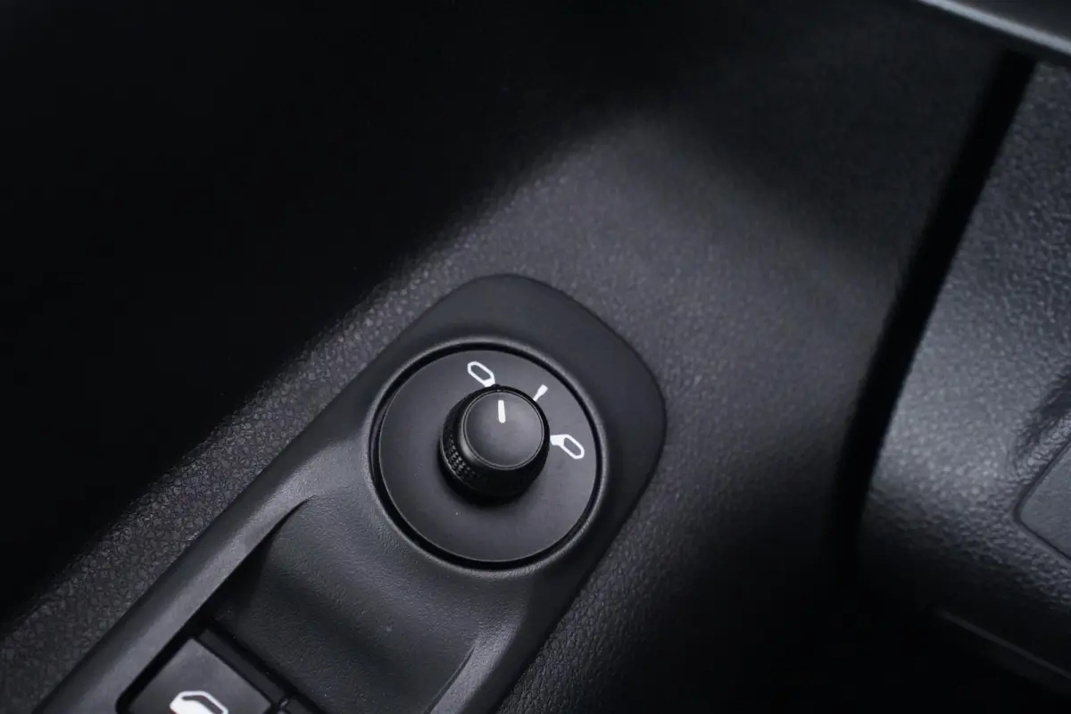 1.5 BlueHDi 102 pk L1 Nwe Model Airco, Apple Carplay, Camera achter, NAP, PDC achter, 2-Zits