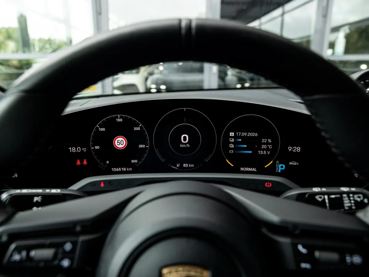 79 kWh | PANORAMA | PTS COLOR BLACK OLIVE | BIJRIJDERS DISPLAY | 95 % SOH | PORSCHE ELECTRIC SOUND | SPORT CHRONO | MEMORY | AMBIENTE LIGHT | 21 INCH RS SPYDER | LUCHTVERING | PASM| SURROUND