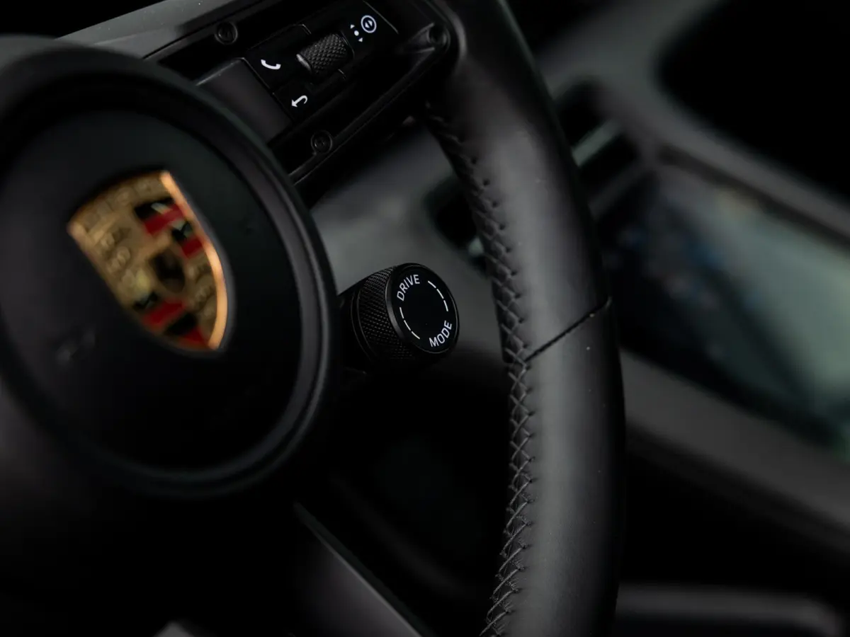 79 kWh | PANORAMA | PTS COLOR BLACK OLIVE | BIJRIJDERS DISPLAY | 95 % SOH | PORSCHE ELECTRIC SOUND | SPORT CHRONO | MEMORY | AMBIENTE LIGHT | 21 INCH RS SPYDER | LUCHTVERING | PASM| SURROUND