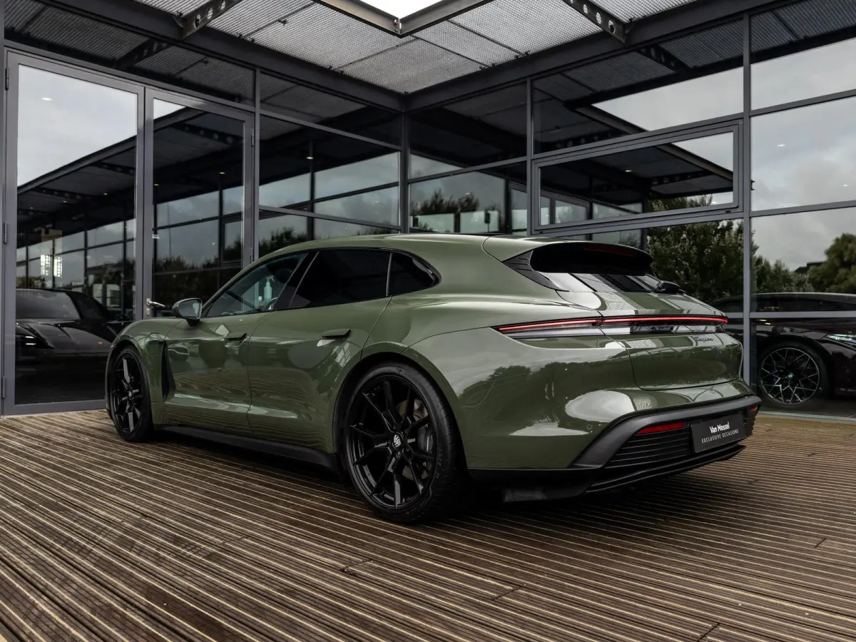 79 kWh | PANORAMA | PTS COLOR BLACK OLIVE | BIJRIJDERS DISPLAY | 95 % SOH | PORSCHE ELECTRIC SOUND | SPORT CHRONO | MEMORY | AMBIENTE LIGHT | 21 INCH RS SPYDER | LUCHTVERING | PASM| SURROUND