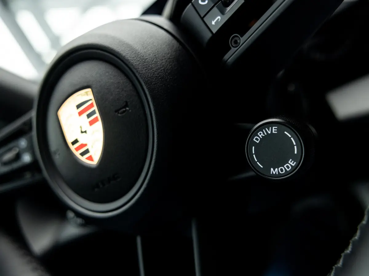 79 kWh | PANORAMA | PTS COLOR BLACK OLIVE | BIJRIJDERS DISPLAY | 95 % SOH | PORSCHE ELECTRIC SOUND | SPORT CHRONO | MEMORY | AMBIENTE LIGHT | 21 INCH RS SPYDER | LUCHTVERING | PASM| SURROUND