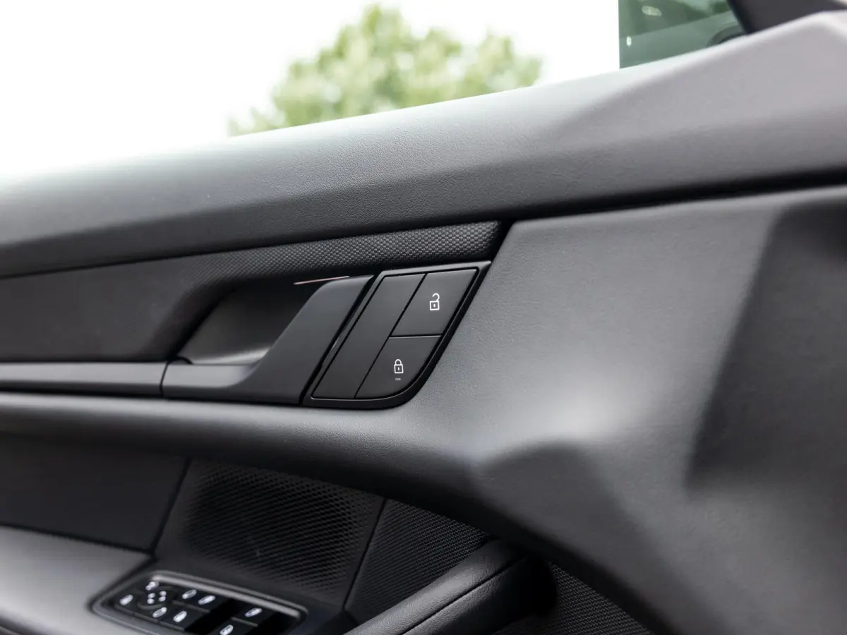 79 kWh | PANORAMA | PTS COLOR BLACK OLIVE | BIJRIJDERS DISPLAY | 95 % SOH | PORSCHE ELECTRIC SOUND | SPORT CHRONO | MEMORY | AMBIENTE LIGHT | 21 INCH RS SPYDER | LUCHTVERING | PASM| SURROUND