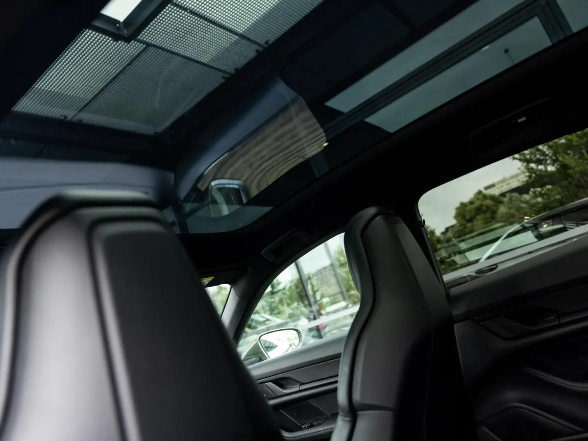 79 kWh | PANORAMA | PTS COLOR BLACK OLIVE | BIJRIJDERS DISPLAY | 95 % SOH | PORSCHE ELECTRIC SOUND | SPORT CHRONO | MEMORY | AMBIENTE LIGHT | 21 INCH RS SPYDER | LUCHTVERING | PASM| SURROUND