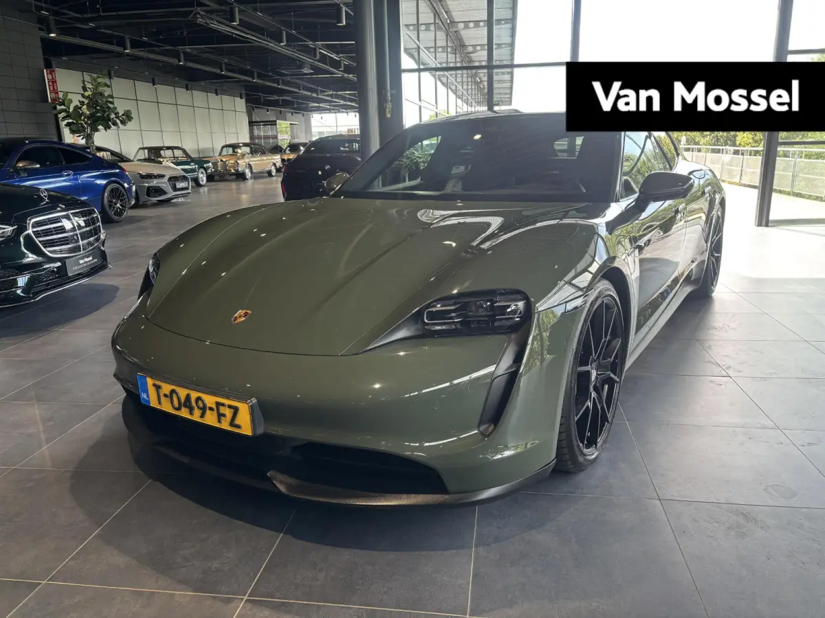 79 kWh | PANORAMA | PTS COLOR BLACK OLIVE | BIJRIJDERS DISPLAY | 95 % SOH | PORSCHE ELECTRIC SOUND | SPORT CHRONO | MEMORY | AMBIENTE LIGHT | 21 INCH RS SPYDER | LUCHTVERING | PASM| SURROUND