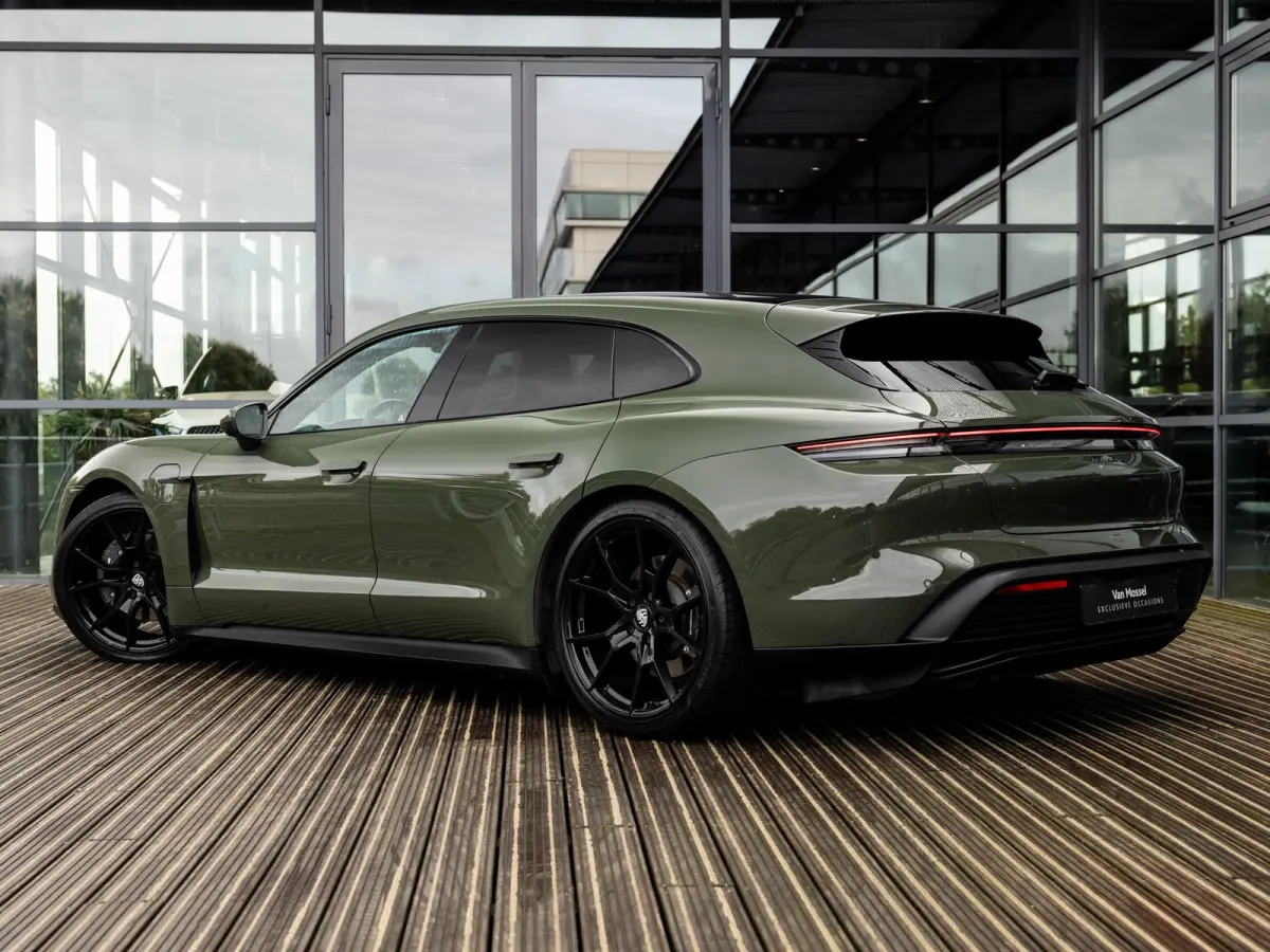 79 kWh | PANORAMA | PTS COLOR BLACK OLIVE | BIJRIJDERS DISPLAY | 95 % SOH | PORSCHE ELECTRIC SOUND | SPORT CHRONO | MEMORY | AMBIENTE LIGHT | 21 INCH RS SPYDER | LUCHTVERING | PASM| SURROUND
