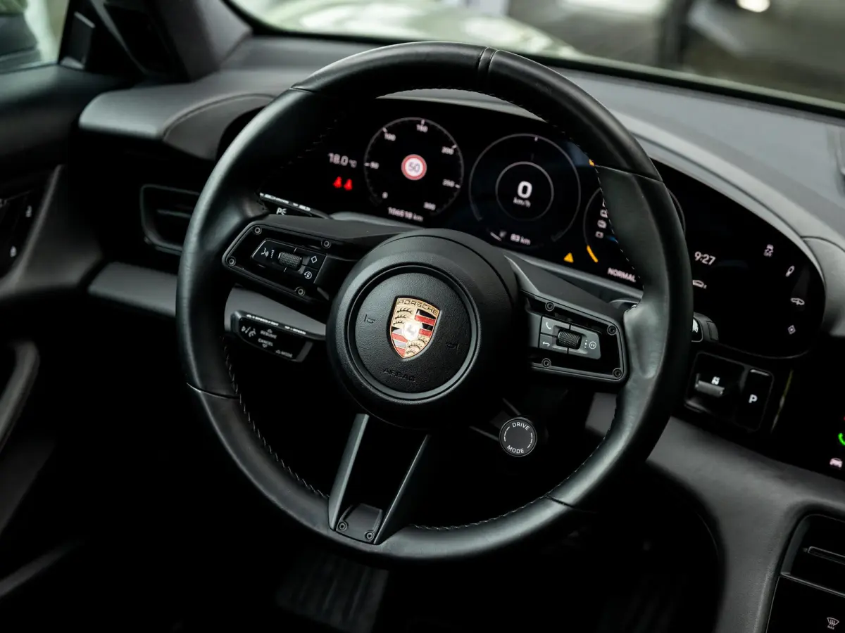 79 kWh | PANORAMA | PTS COLOR BLACK OLIVE | BIJRIJDERS DISPLAY | 95 % SOH | PORSCHE ELECTRIC SOUND | SPORT CHRONO | MEMORY | AMBIENTE LIGHT | 21 INCH RS SPYDER | LUCHTVERING | PASM| SURROUND