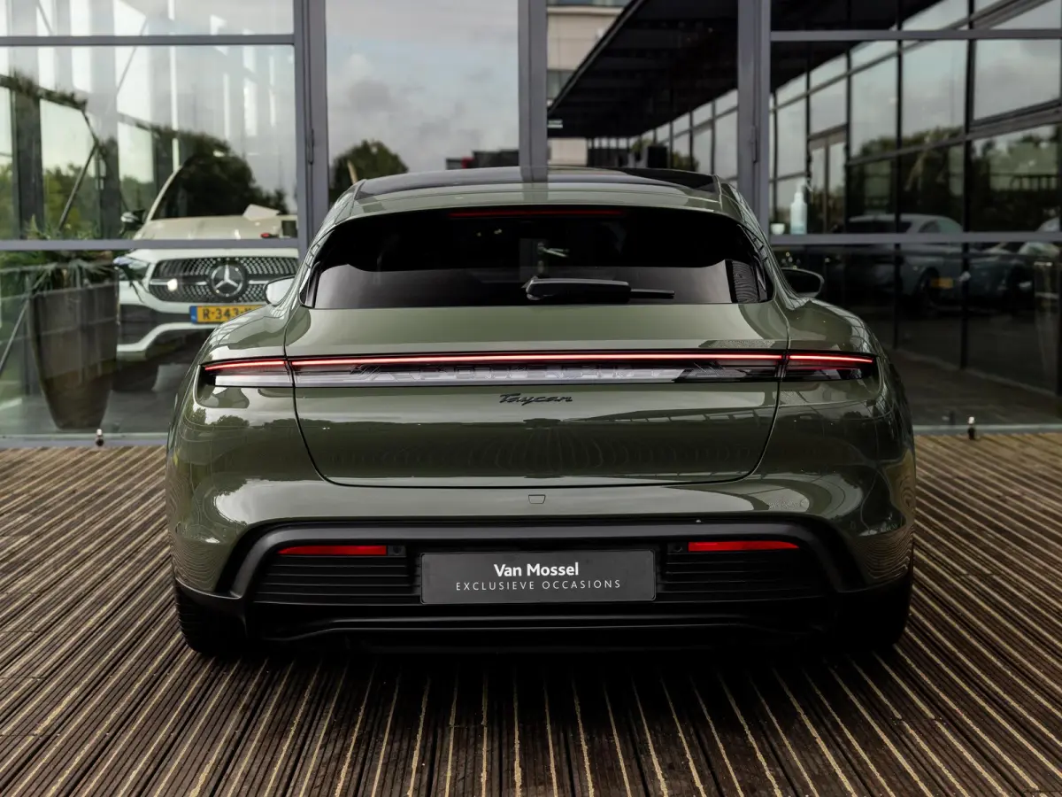 79 kWh | PANORAMA | PTS COLOR BLACK OLIVE | BIJRIJDERS DISPLAY | 95 % SOH | PORSCHE ELECTRIC SOUND | SPORT CHRONO | MEMORY | AMBIENTE LIGHT | 21 INCH RS SPYDER | LUCHTVERING | PASM| SURROUND