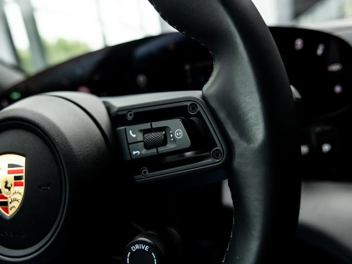 79 kWh | PANORAMA | PTS COLOR BLACK OLIVE | BIJRIJDERS DISPLAY | 95 % SOH | PORSCHE ELECTRIC SOUND | SPORT CHRONO | MEMORY | AMBIENTE LIGHT | 21 INCH RS SPYDER | LUCHTVERING | PASM| SURROUND
