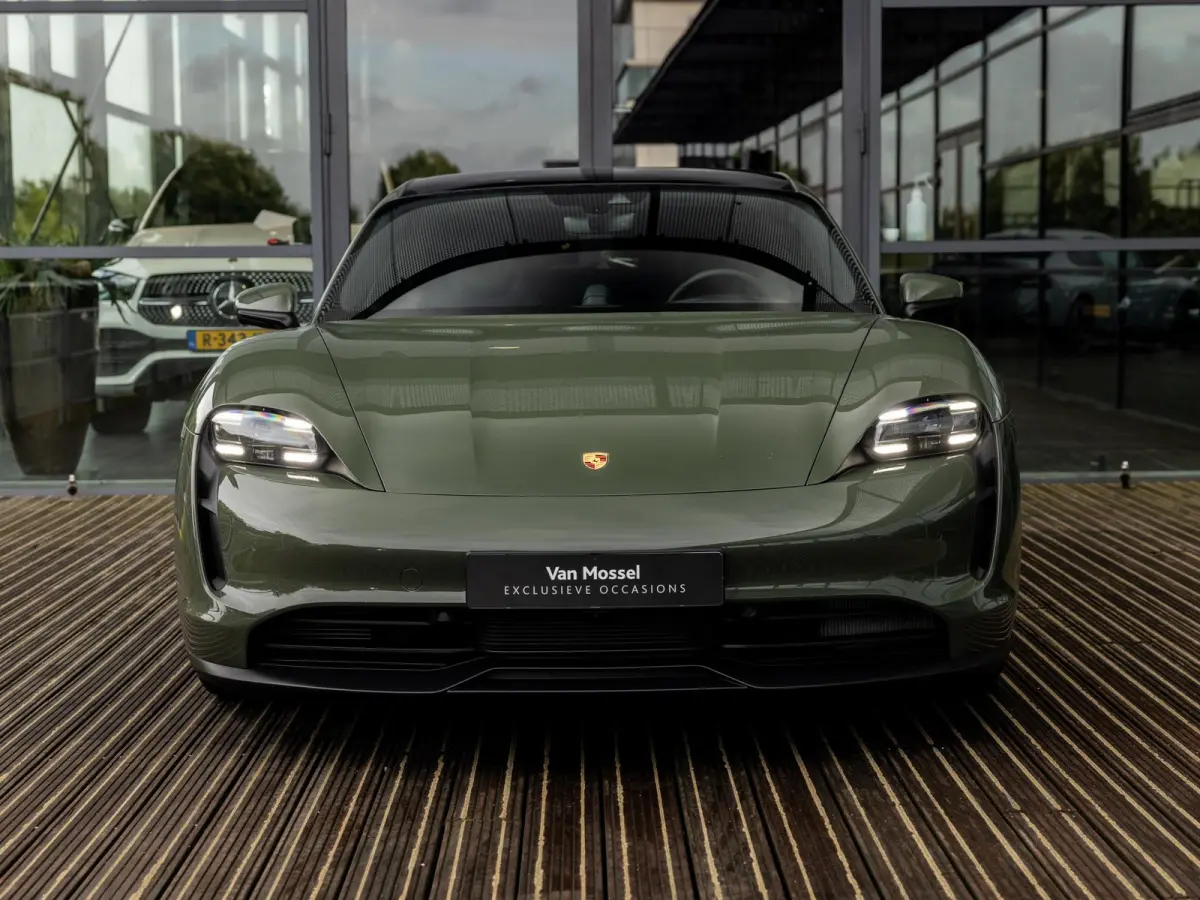 79 kWh | PANORAMA | PTS COLOR BLACK OLIVE | BIJRIJDERS DISPLAY | 95 % SOH | PORSCHE ELECTRIC SOUND | SPORT CHRONO | MEMORY | AMBIENTE LIGHT | 21 INCH RS SPYDER | LUCHTVERING | PASM| SURROUND