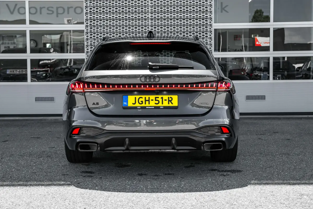 Avant 2.0 quattro S edition 299PK | Panorama Dak | 360 Camera | Stoelverw. voor | Bijrijders Display | Sfeerverlichting